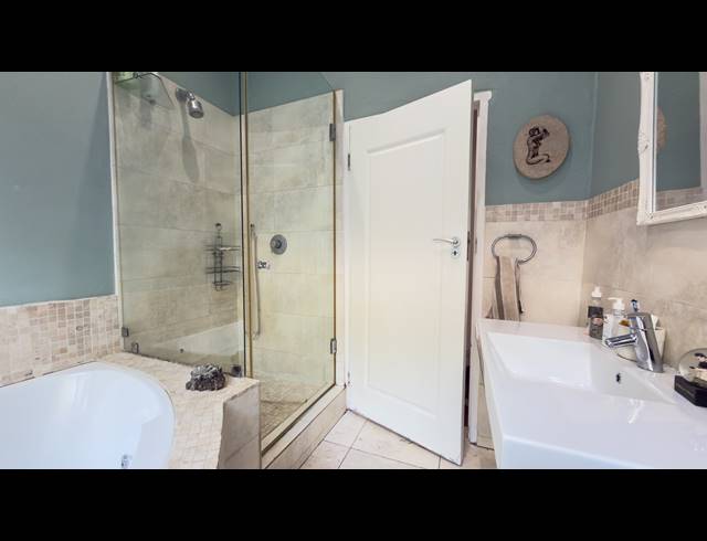 5 BEDROOM FREESTANDING FOR SALE IN GLENWOOD